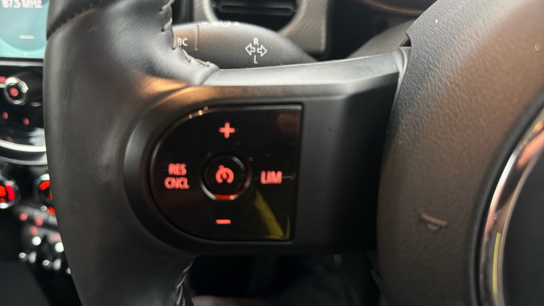 MINI Hatchback 1.5 Cooper Exclusive Premium 3dr Auto Petrol Hatchback